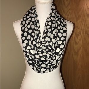 GAP scarf